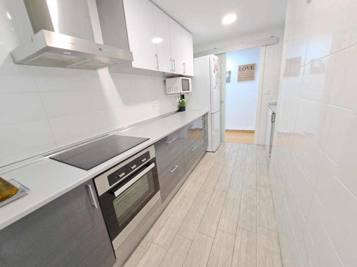Centrico En Proximo Parada De Metro Angel Guimera Apartamento *